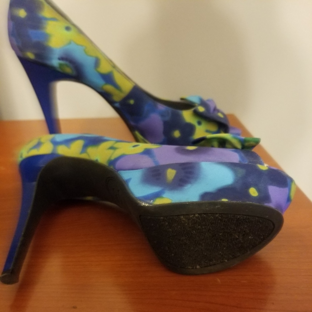 Jessica Simpson heels